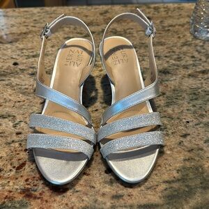 Silver size 6 Naturalizer Taimi sandals, never worn.